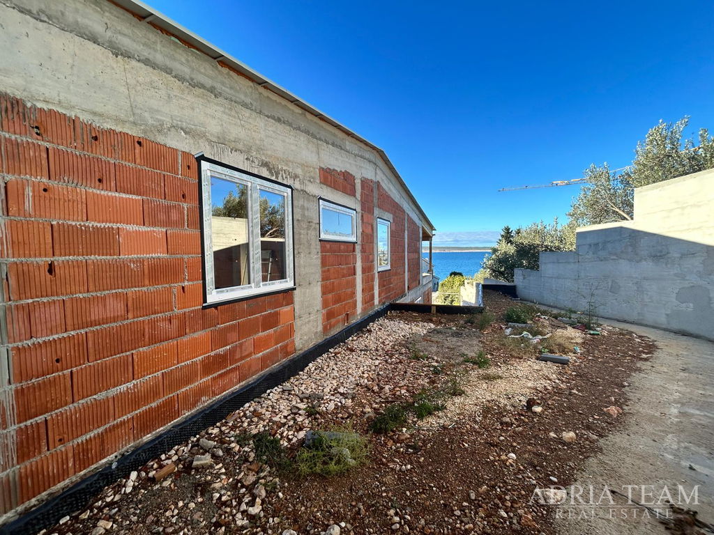 APARTMAN S VRTOM, NOVOGRADNJA - PRIVLAKA