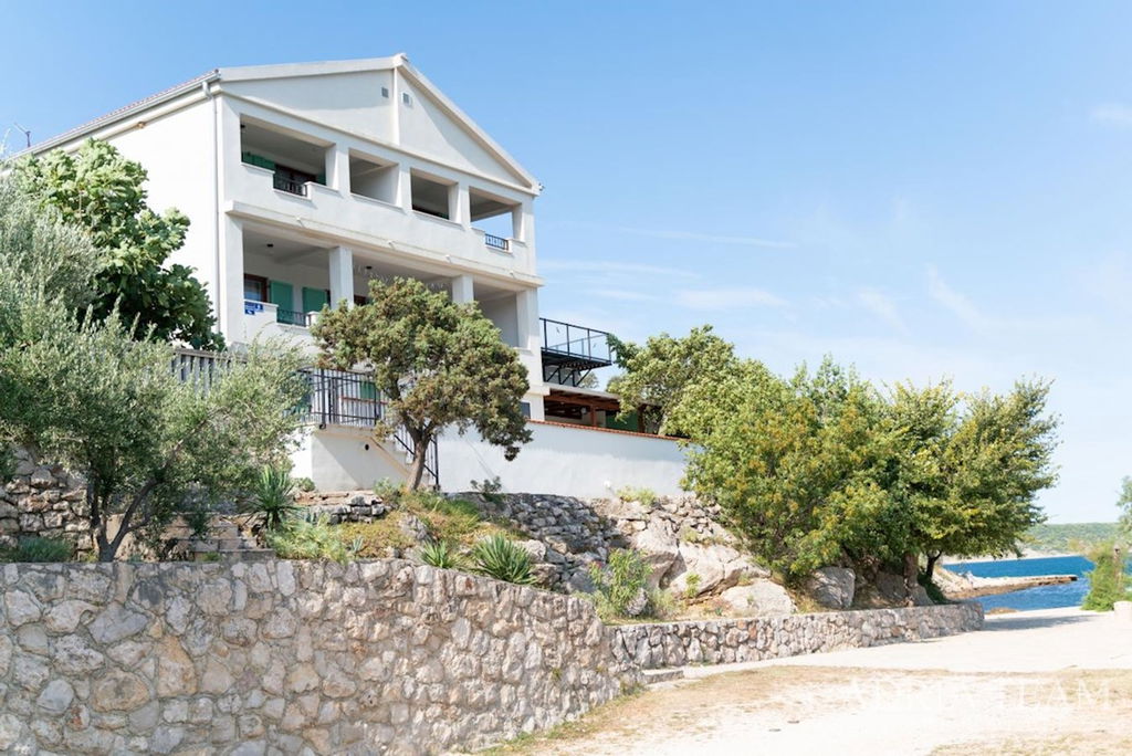 PREUREĐENA APARTMANSKA KUĆA, PRVI RED DO MORA - MEKA DRAGA, KRUŠEVO