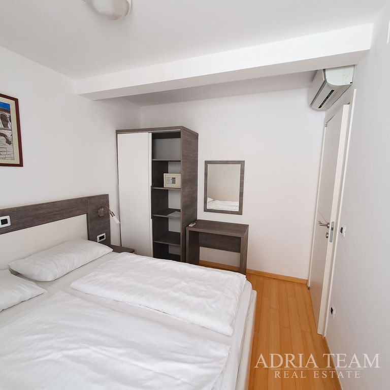 APARTMAN S DVIJE TERASE, DRUGI RED DO MORA - PETRČANE
