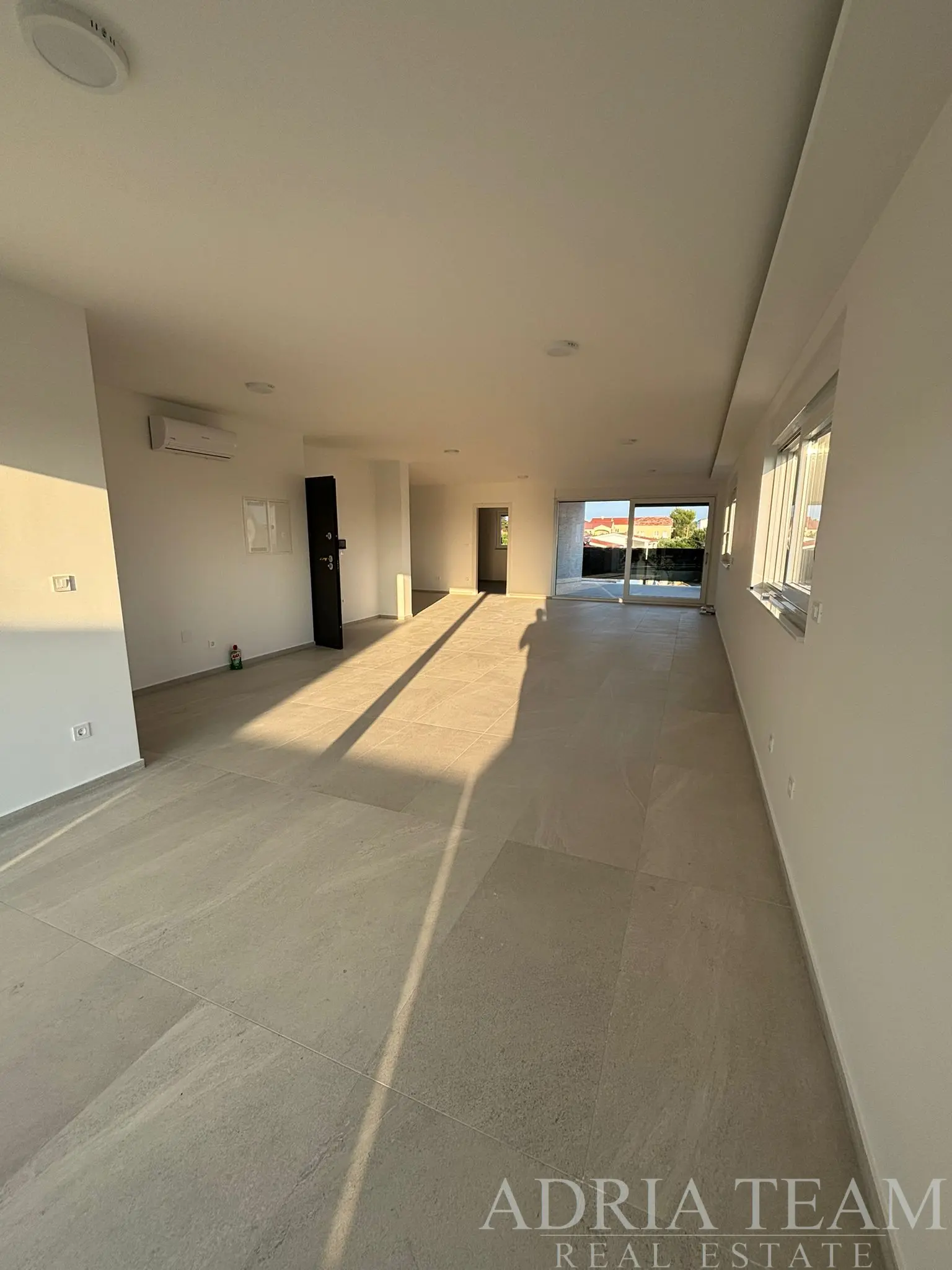 APARTMAN BLIZU PLAŽE, ZGRADA 1., NOVO, 150m OD MORA - PRIVLAKA