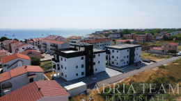 APARTMAN BLIZU PLAŽE, ZGRADA 1., NOVO, 150m OD MORA - PRIVLAKA nekretnina za prodaju