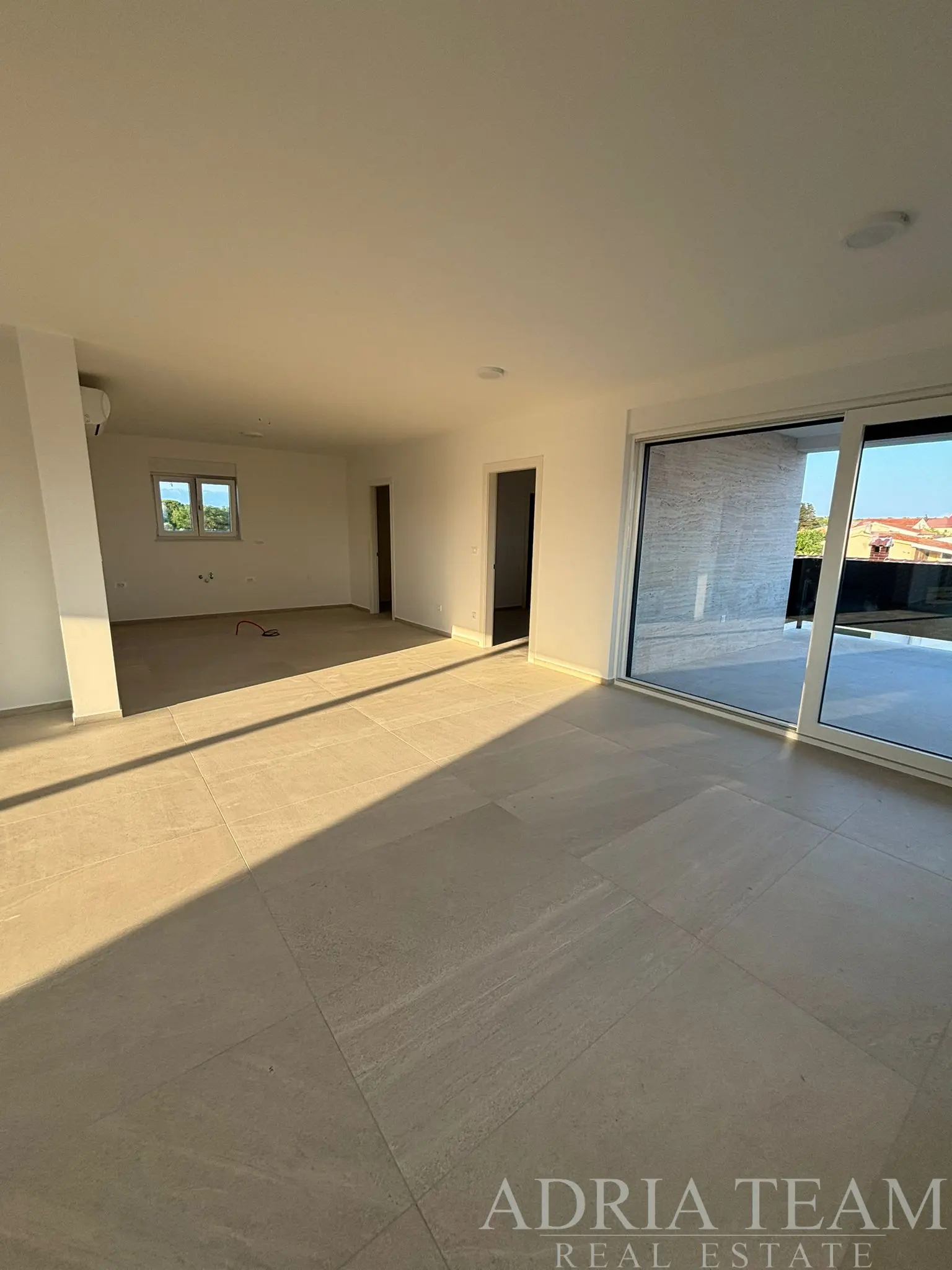 APARTMAN BLIZU PLAŽE, ZGRADA 1., NOVO, 150m OD MORA - PRIVLAKA