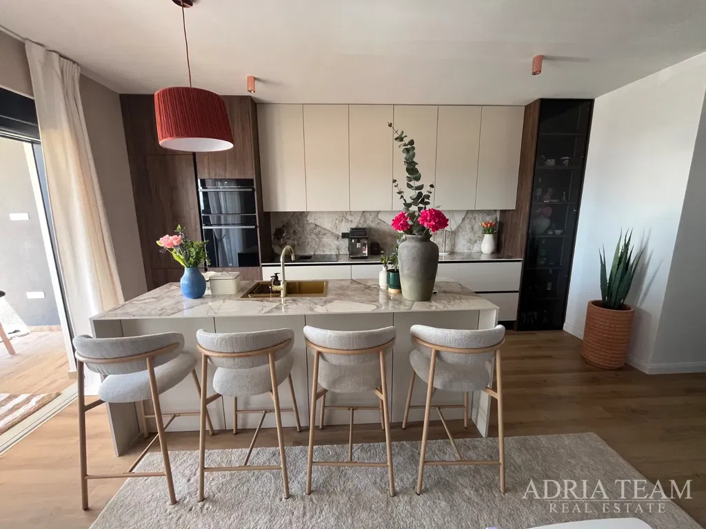 ČETVEROSOBNI STAN NA 2. KATU STAMBENE ZGRADE, NOVOGRADNJA, IZVRSNA LOKACIJA - ZADAR, VIŠNJIK