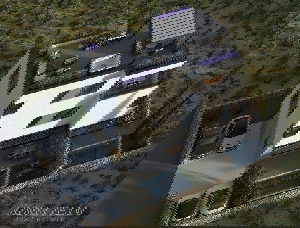 APARTMAN S3 S BAZENOM, VRTOM I KROVNOM TERASOM, NOVOGRADNJA - MANDRE, PAG