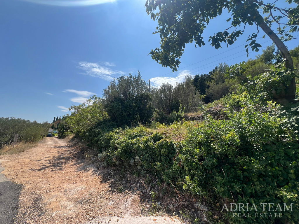 GRAĐEVINSKO ZEMLJIŠTE S PROJEKTOM ZA VILU S BAZENOM, POGLED NA MORE - PREKO, UGLJAN