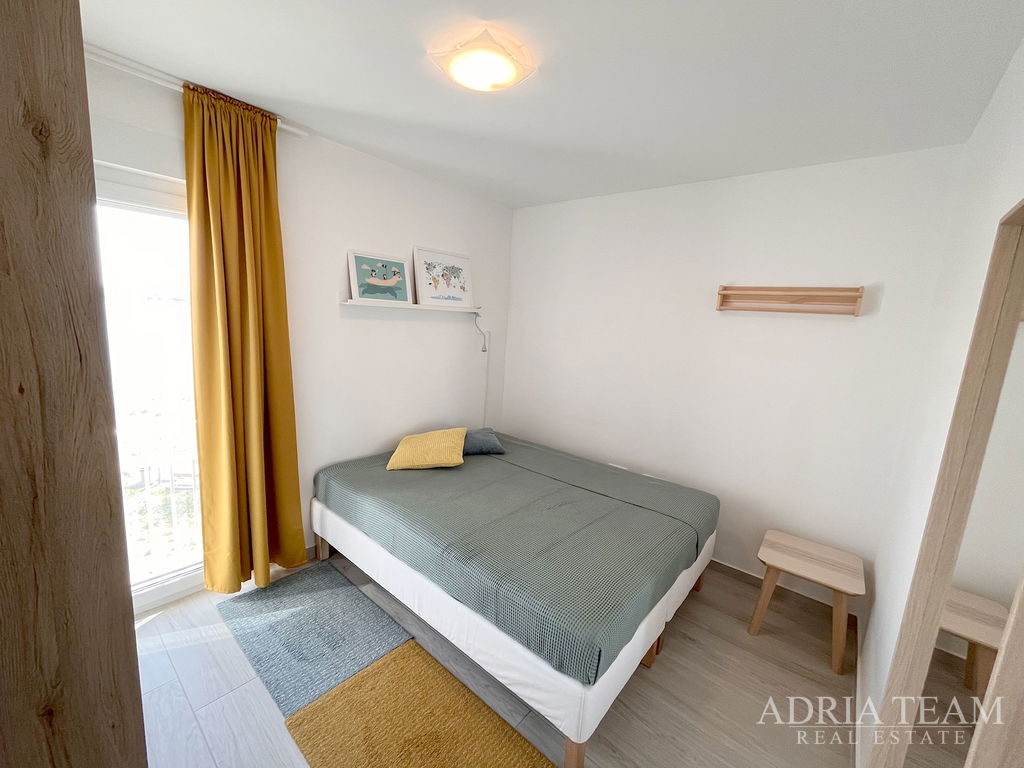 APARTMAN U PRVOM REDU DO MORA – POVLJANA, OTOK PAG