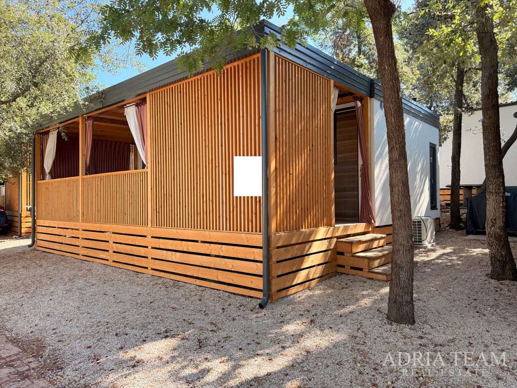 POTPUNO OPREMLJENA MOBILNA KUĆICA, UDALJENA 175 m OD MORA - BIOGRAD NA MORU