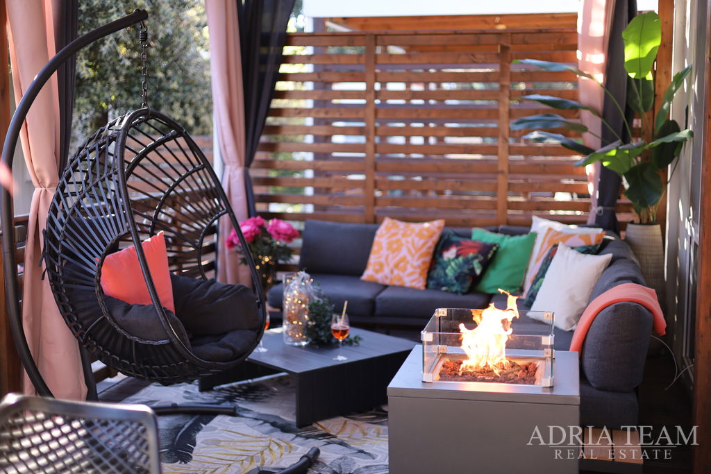 POTPUNO OPREMLJENA MOBILNA KUĆICA, UDALJENA 175 m OD MORA - BIOGRAD NA MORU