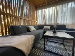 PRODAJE SE POTPUNO OPREMLJENA MOBILNA KUĆA – 70 m OD MORA Biograd na Moru – Camping Park Soline nekretnina za prodaju