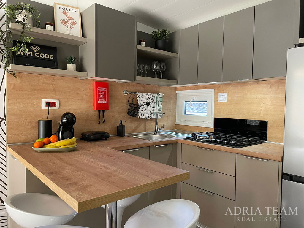 MOBILNA KUĆA 150m OD MORA – BIOGRAD NA MORU