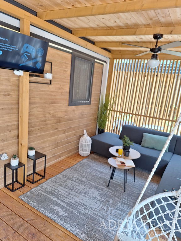 MOBILNA KUĆA 150m OD MORA – BIOGRAD NA MORU