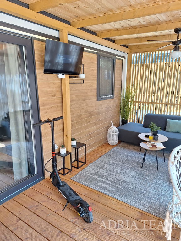 MOBILNA KUĆA 150m OD MORA – BIOGRAD NA MORU