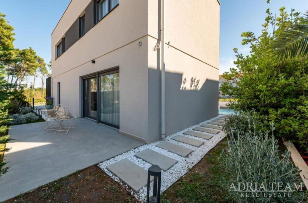 DVOJNA KUĆA  126m2 - PRIVLAKA