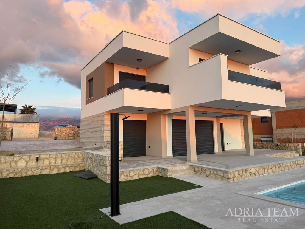 LUKSUZNA VILA S BAZENOM – NOVALJA, PAG