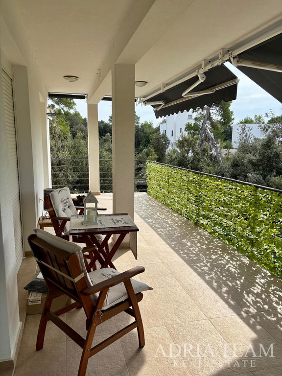 DVOSOBAN APARTMAN S VRTOM I 2 PARKIRNA MJESTA, 150m OD PLAŽE – PETRČANE (PUNTA RADMAN), ZADAR