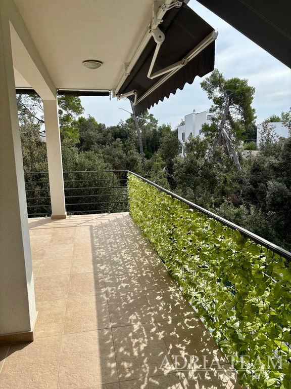 DVOSOBAN APARTMAN S VRTOM I 2 PARKIRNA MJESTA, 150m OD PLAŽE – PETRČANE (PUNTA RADMAN), ZADAR