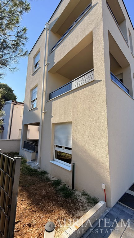 APARTMAN U NOVOGRADNJI 550 m OD MORA – VIR