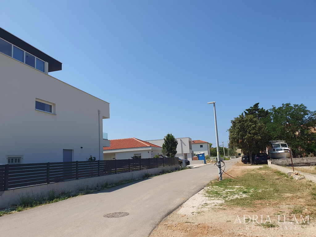 GRAĐEVINSKO ZEMLJIŠTE S IZDANIM PROJEKTOM I DOZVOLOM – PRIVLAKA, MLETIK