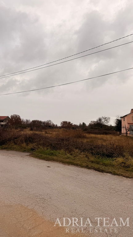 GRAĐEVINSKO ZEMLJIŠTE 3727m2 – GALOVAC