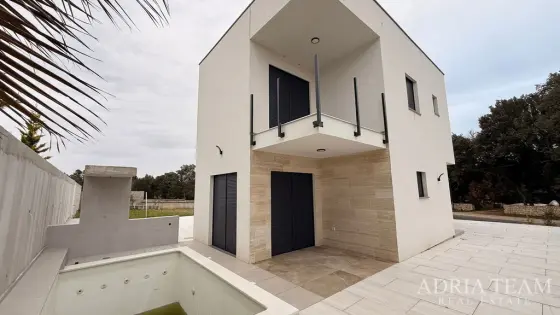 MODERNA DUPLEX KUĆA S1 S BAZENOM - ZATON,NIN nekretnina za prodaju