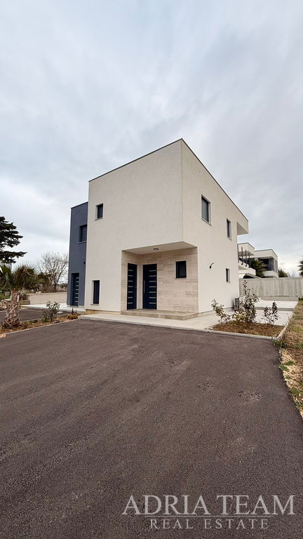 MODERNA DUPLEX KUĆA S1 S BAZENOM - ZATON,NIN