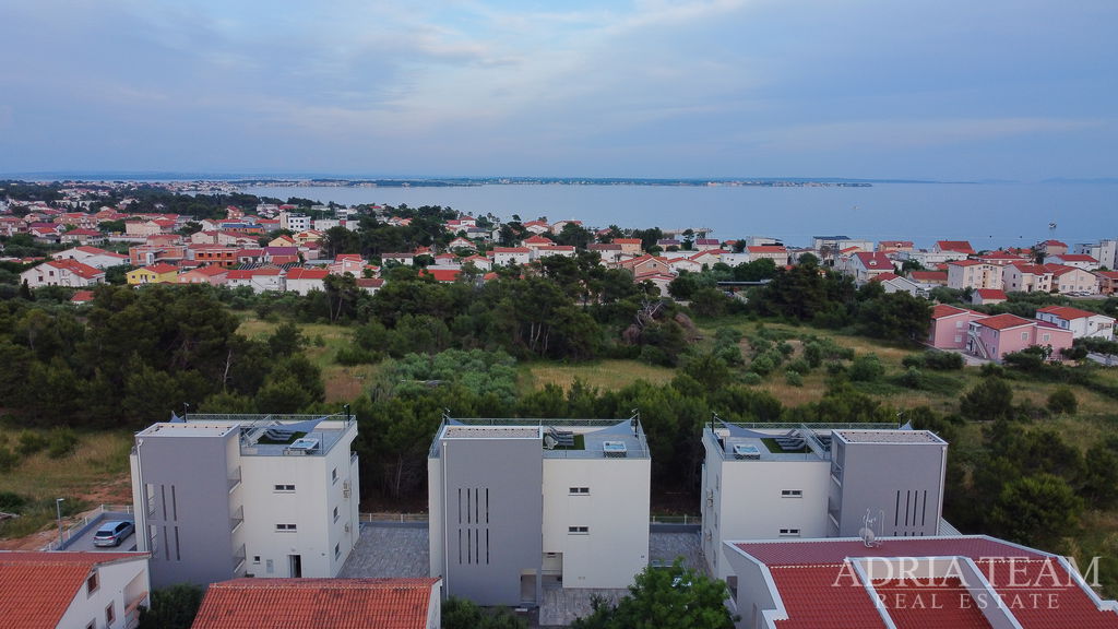 EKSKLUZIVAN APARTMAN S KROVNOM TERASOM I JACUZZIJEM - VIR