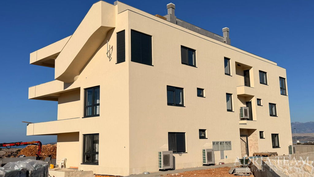 NOVOGRADNJA – APARTMANI U POVLJANI (OTOK PAG) | 800 m OD MORA