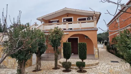 SAMOSTOJEĆA KUĆA S DVIJE STAMBENE JEDINICE – VIR, ZADAR nekretnina za prodaju