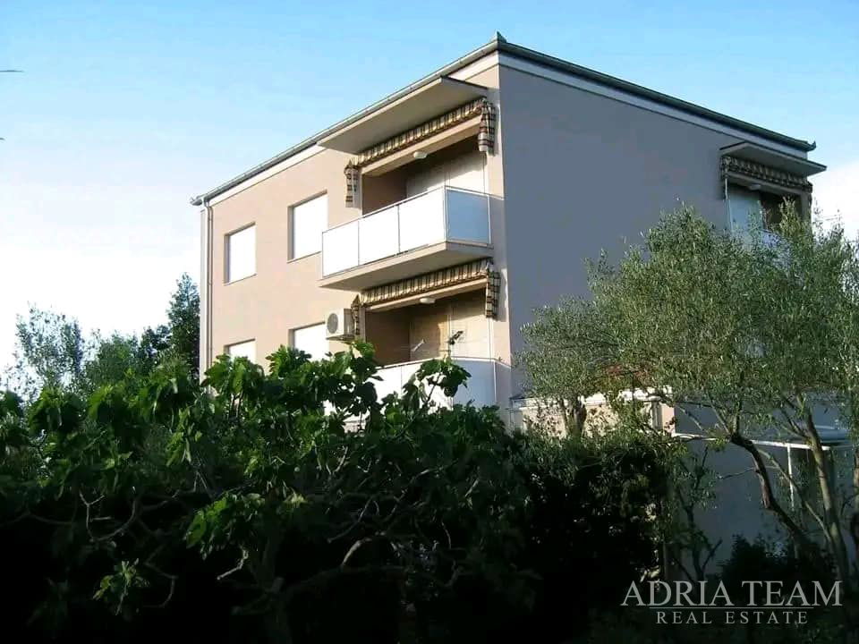 LIJEP JEDNOSOBNI APARTMAN S VRTOM – LUKORAN, OTOK UGLJAN