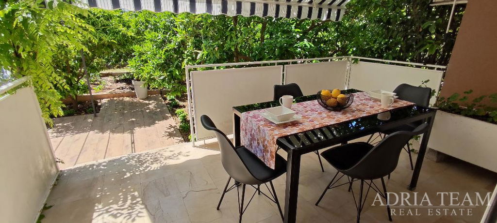 LIJEP JEDNOSOBNI APARTMAN S VRTOM – LUKORAN, OTOK UGLJAN