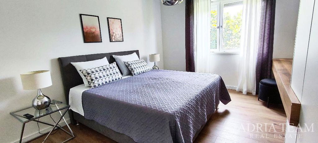 MODERAN DVOSOBNI APARTMAN S VRTOM I GARAŽOM – LUKORAN, OTOK UGLJAN