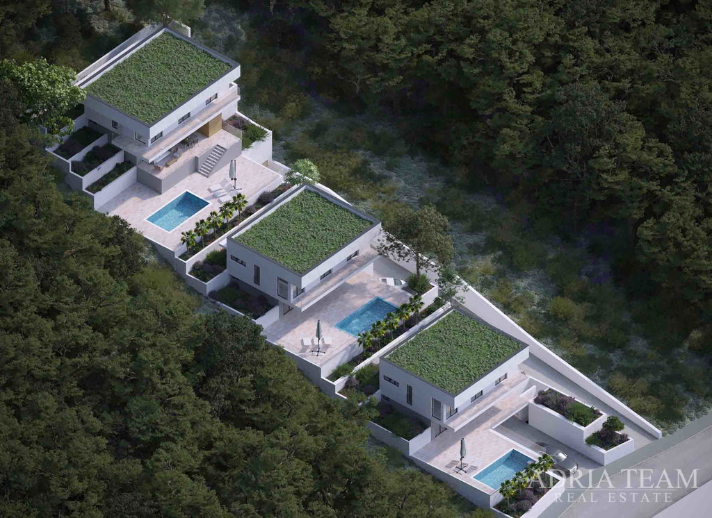 GRAĐEVINSKO ZEMLJIŠTE 1.313 M² S PROJEKTOM VILE I POMOĆNE GRAĐEVINE - NOVIGRAD, ZADAR