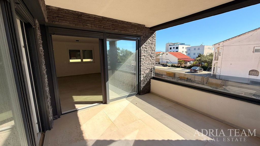 PENTHOUSE S KROVNOM TERASOM 100 m² I DVA PARKIRNA MJESTA – VIR