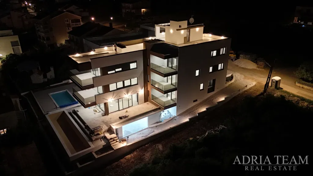 LUKSUZNI APARTMAN S4, 80m OD MORA, NOVOGRADNJA - KOŽINO