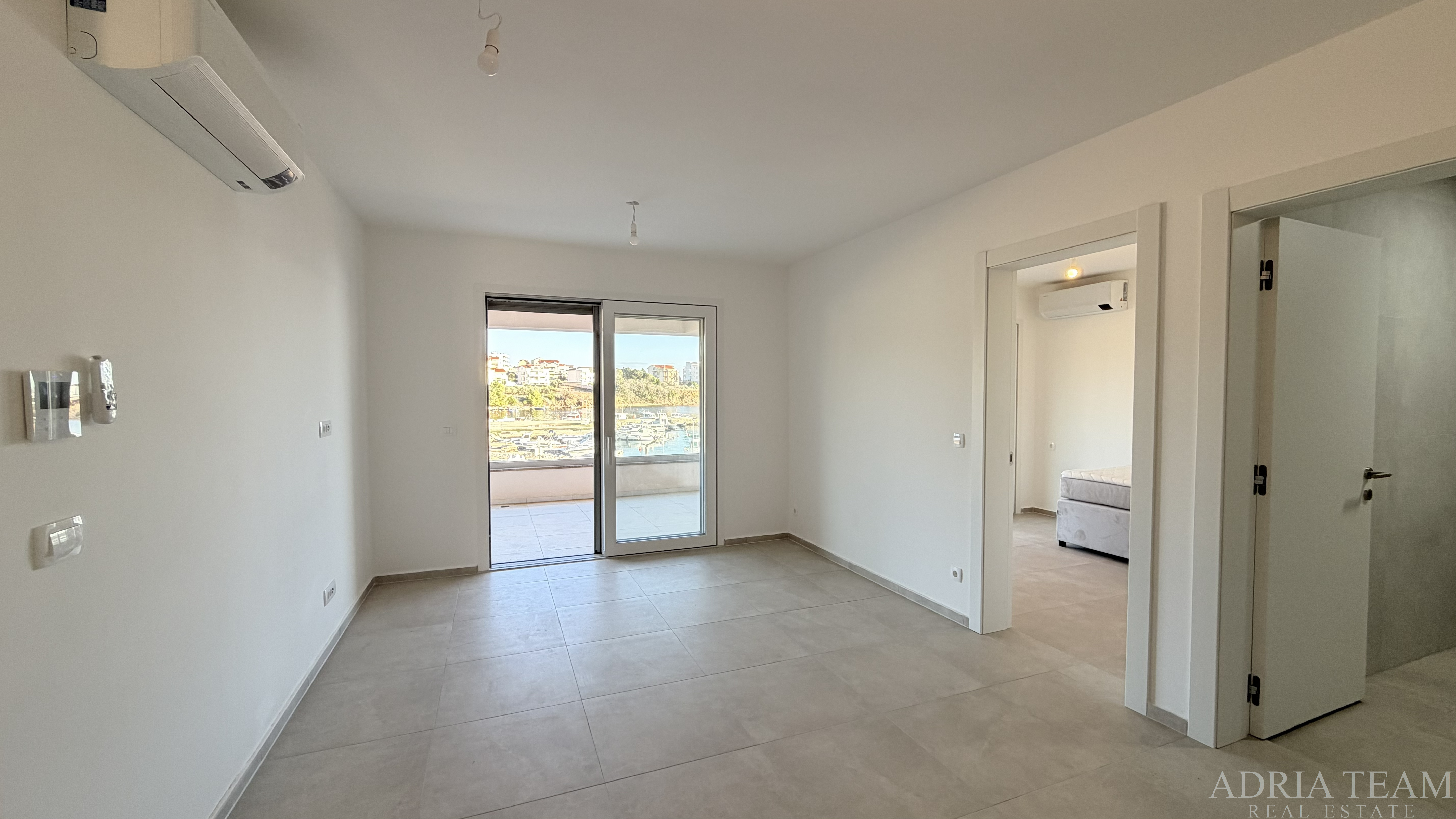 APARTMAN PRVI RED DO MORA, OTVOREN POGLED NA MORE - POVLJANA, PAG