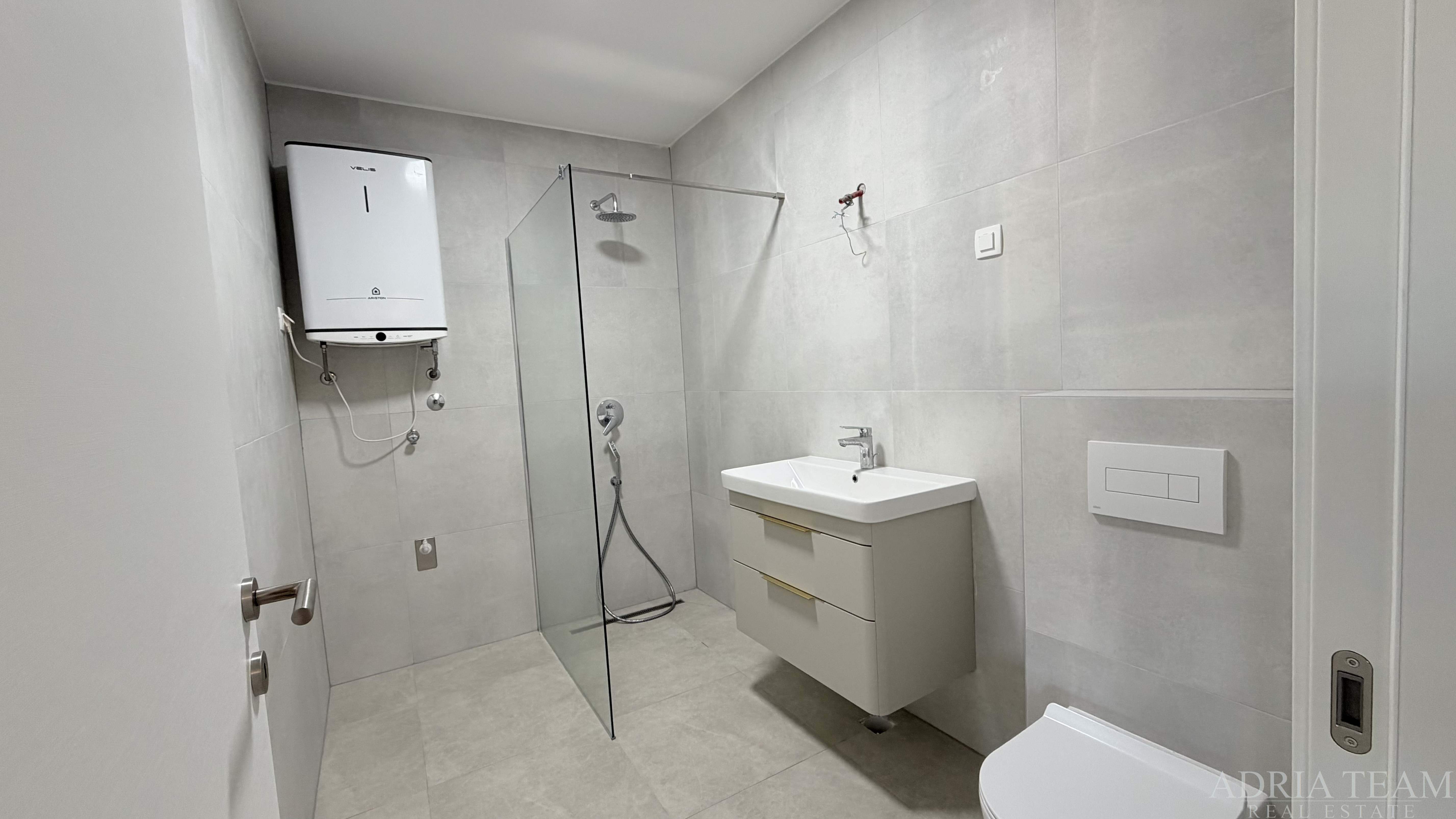 APARTMAN PRVI RED DO MORA, OTVOREN POGLED NA MORE - POVLJANA, PAG