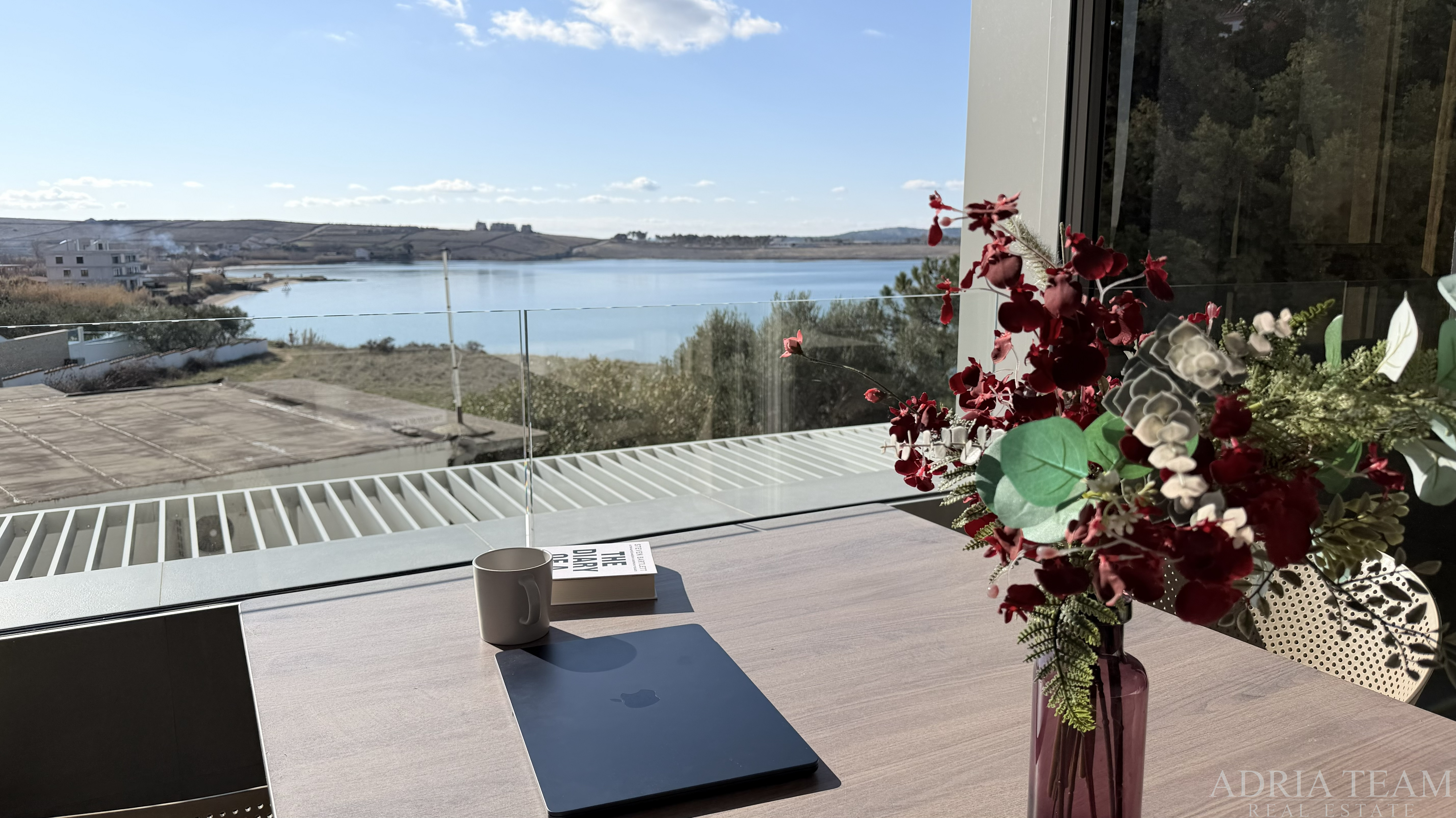 APARTMAN – 1. KAT – PRVI RED DO MORA – POGLED NA MORE - POVLJANA, PAG