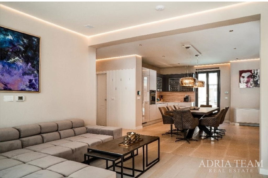 VILA 2 U PRVOM REDU DO MORA - VRSI