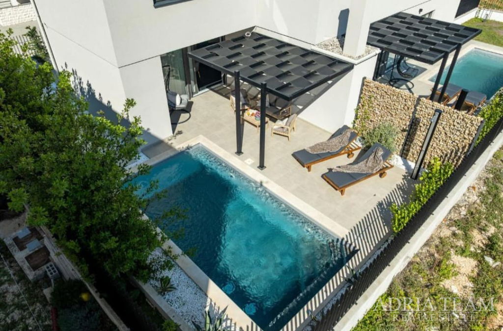 DVOETAŽNI APARTMAN, NOVOGRADNJA, BLIZINA MORA - PRIVLAKA