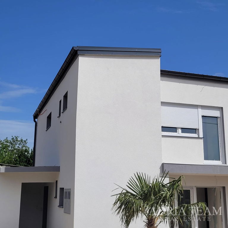 APARTMAN S VRTOM, MIRNA I TIHA POZICIJA - POSEDARJE, ZADAR