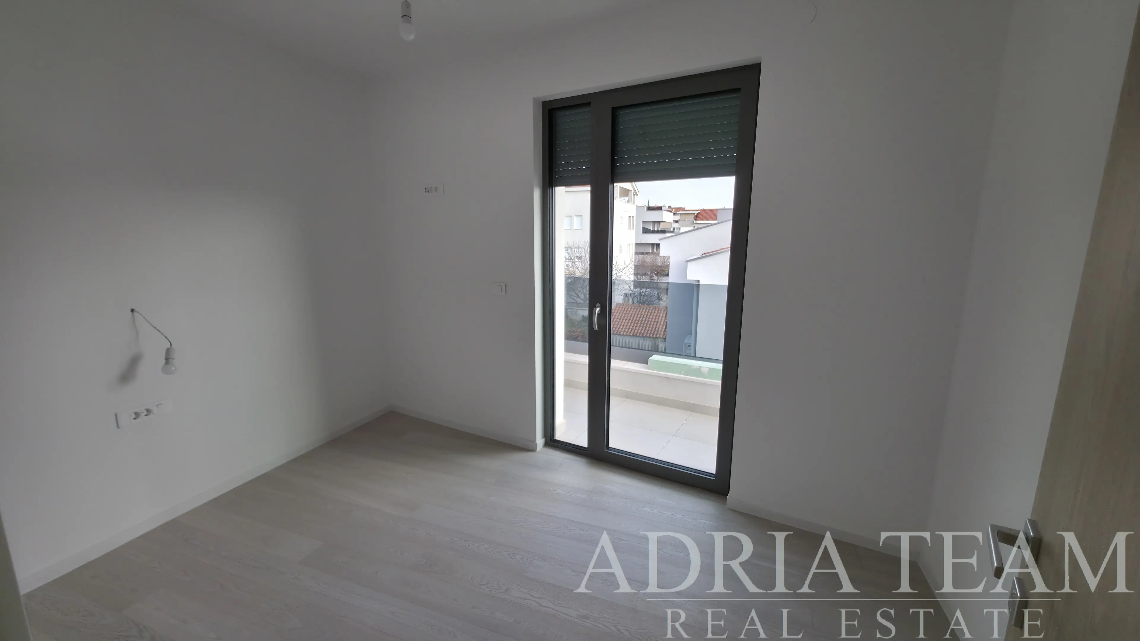PENTHOUSE S6 S TRI SPAVAĆE SOBE I KROVNOM TERASOM – ZADAR, BORIK