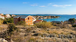 PROSTRANI APARTMAN U POTKROVLJU – ŠIMUNI, PAG nekretnina za prodaju