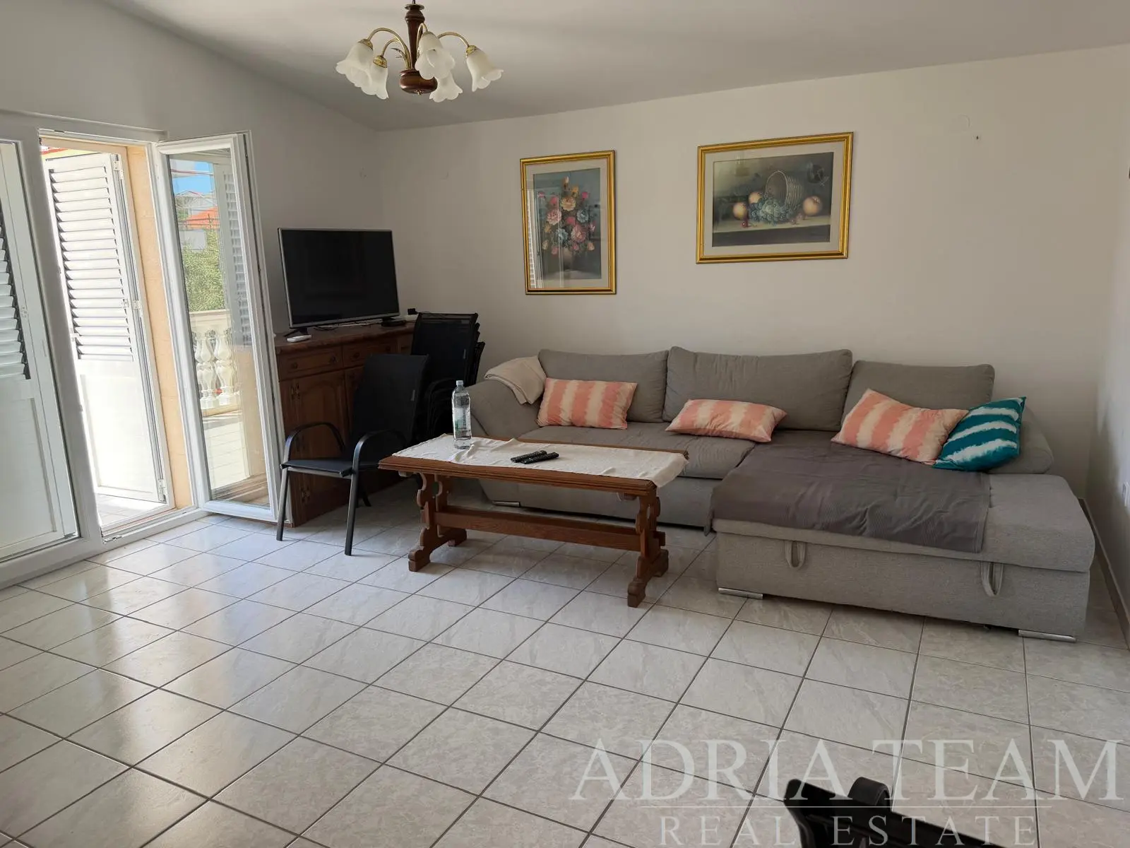 KUĆA S DODATNIM APARTMANOM – POVLJANA, OTOK PAG