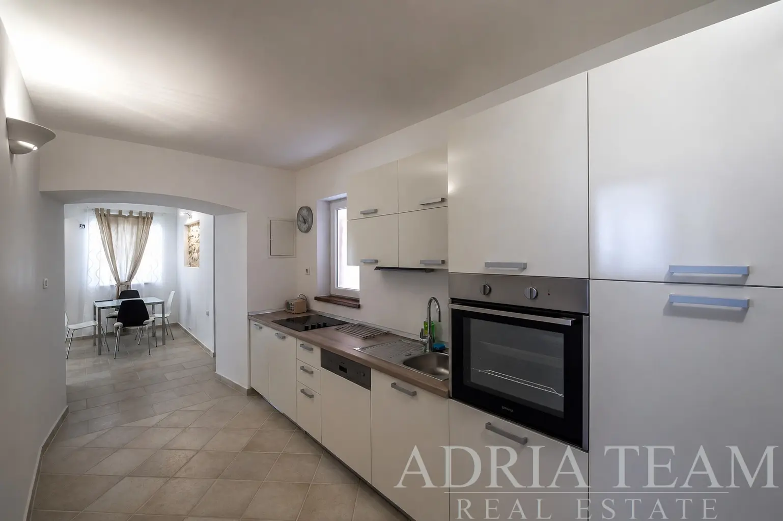 APARTMAN PRVI RED DO MORA – VINJERAC, ZADARSKA RIVIJERA