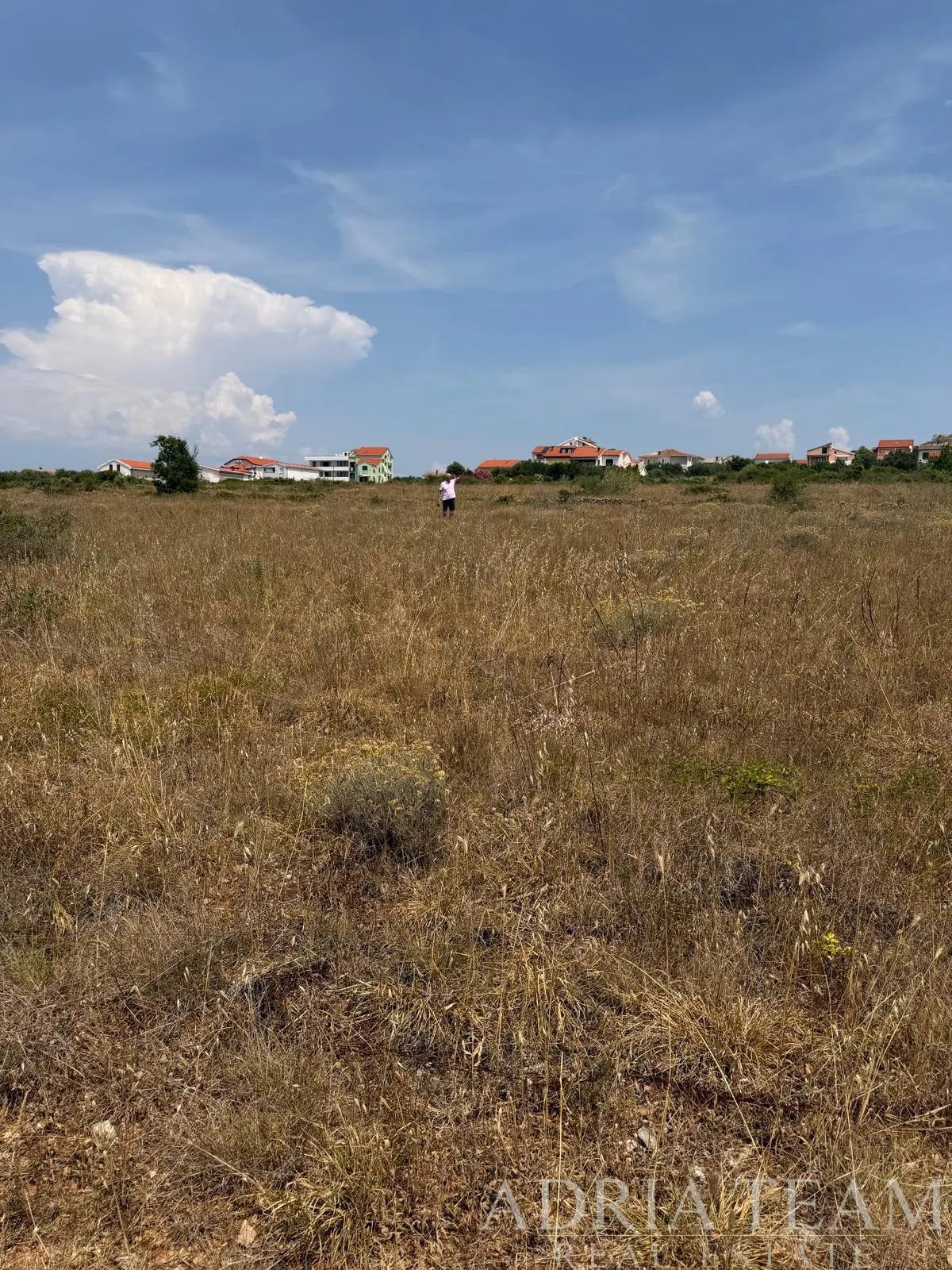 GRAĐEVINSKO ZEMLJIŠTE 40 METARA OD MORA – POVLJANA, OTOK PAG