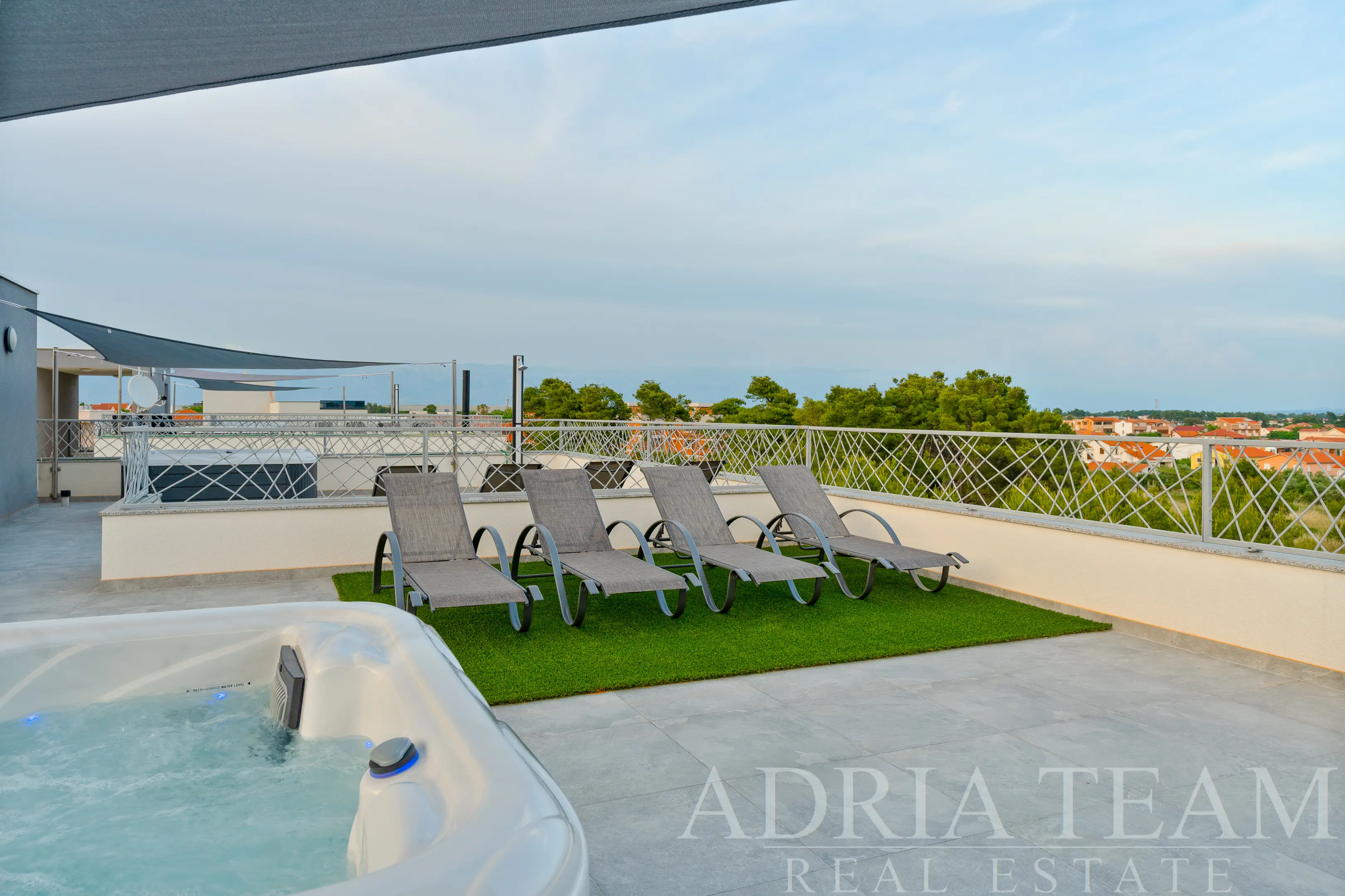 APARTMAN S4 S PROSTRANIM TERASAMA – VIR