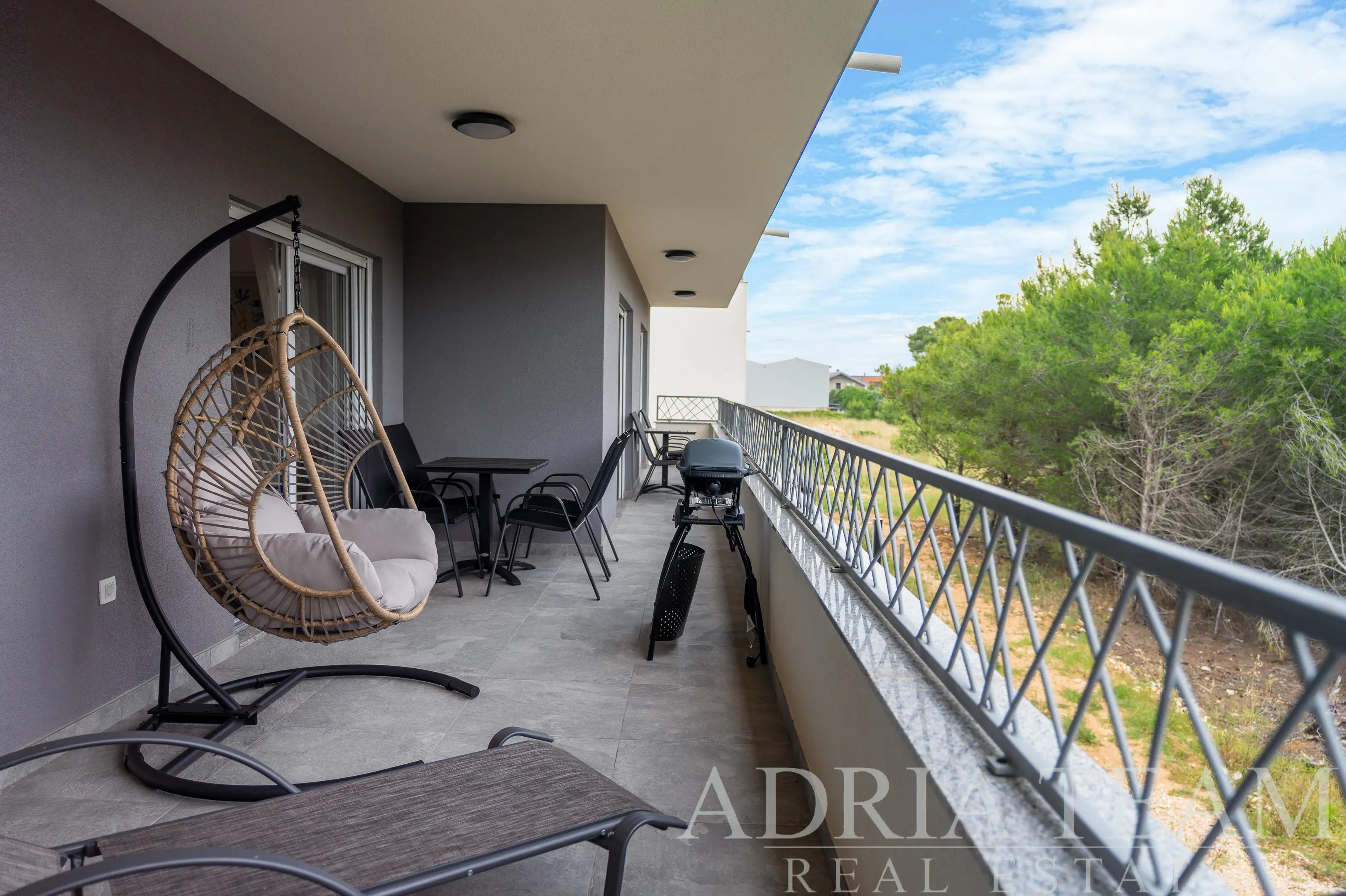 APARTMAN S4 S PROSTRANIM TERASAMA – VIR