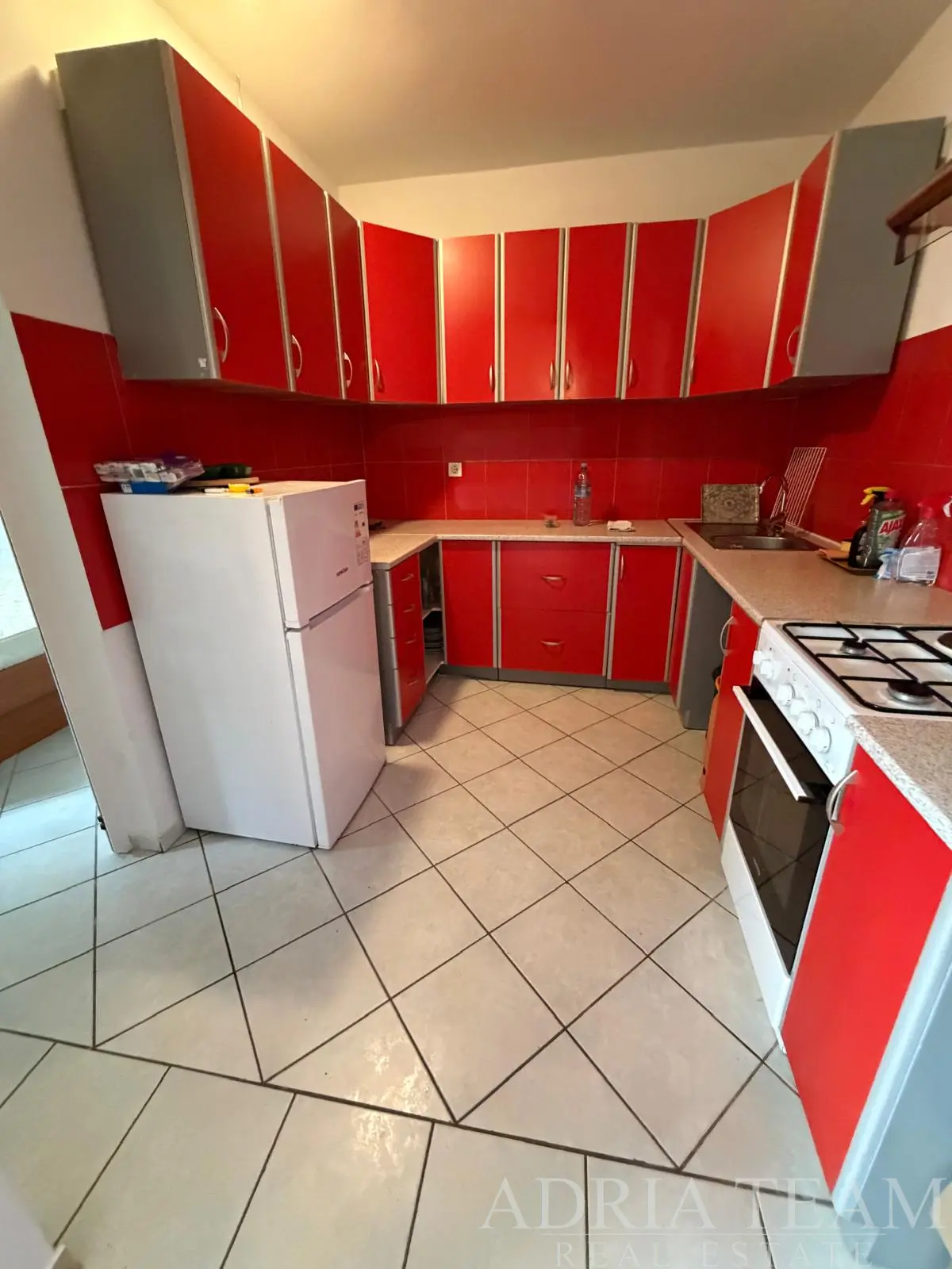 DVA STANA U PRIZEMLJU ZA RENOVACIJU – INVESTICIJSKA PRILIKA – PAG
