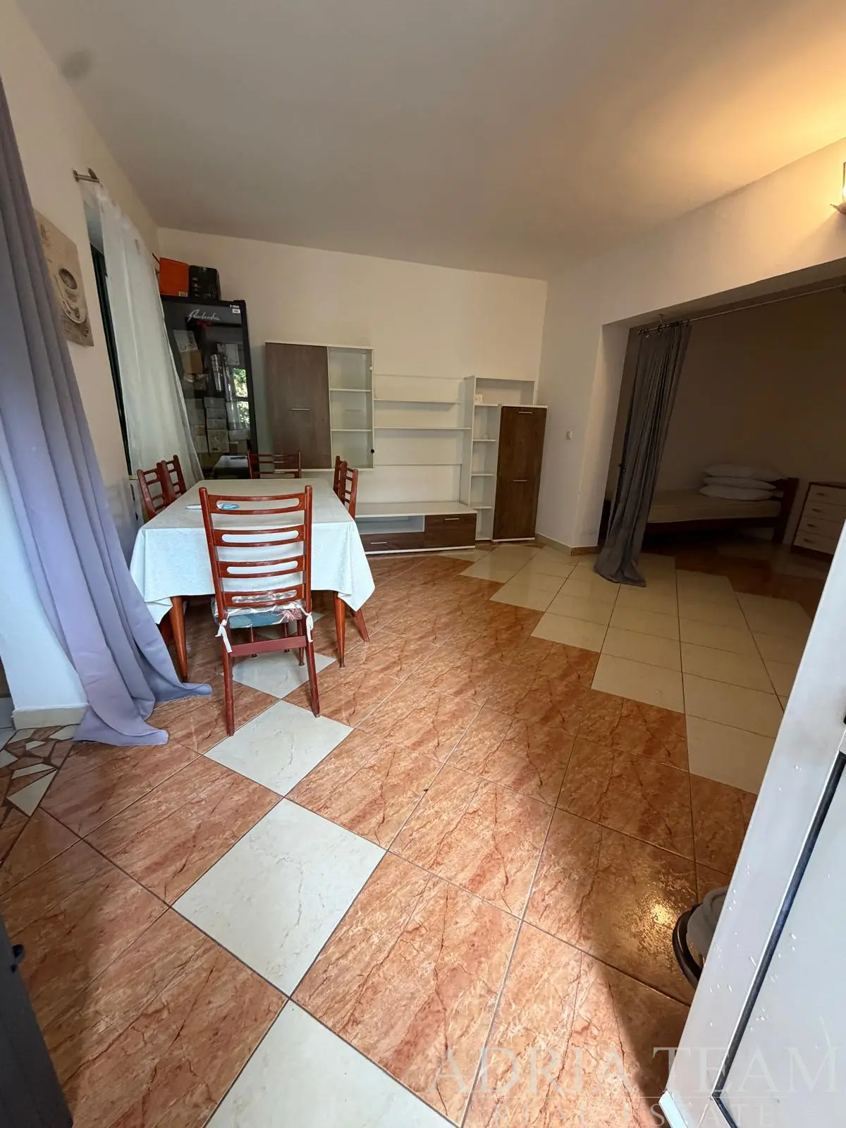 DVA STANA U PRIZEMLJU ZA RENOVACIJU – INVESTICIJSKA PRILIKA – PAG