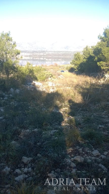GRAĐEVINSKA PARCELA S PANORAMSKIM POGLEDOM NA MORE – NOVIGRAD
